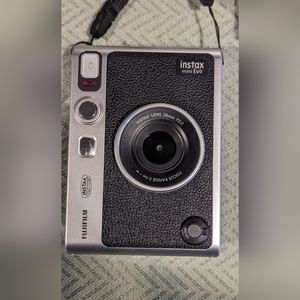 Fujifilm mini Evo, hybrid digital film camera,